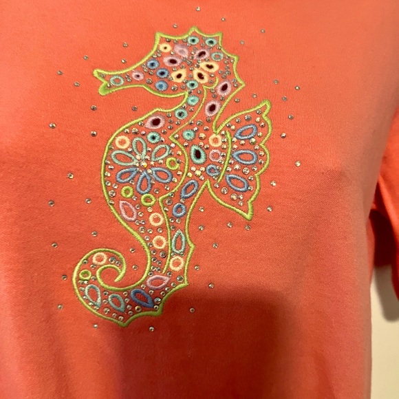 QUAKER FACTORY EMBROIDERED AND CRYSTAL TEE - Picture 6 of 8